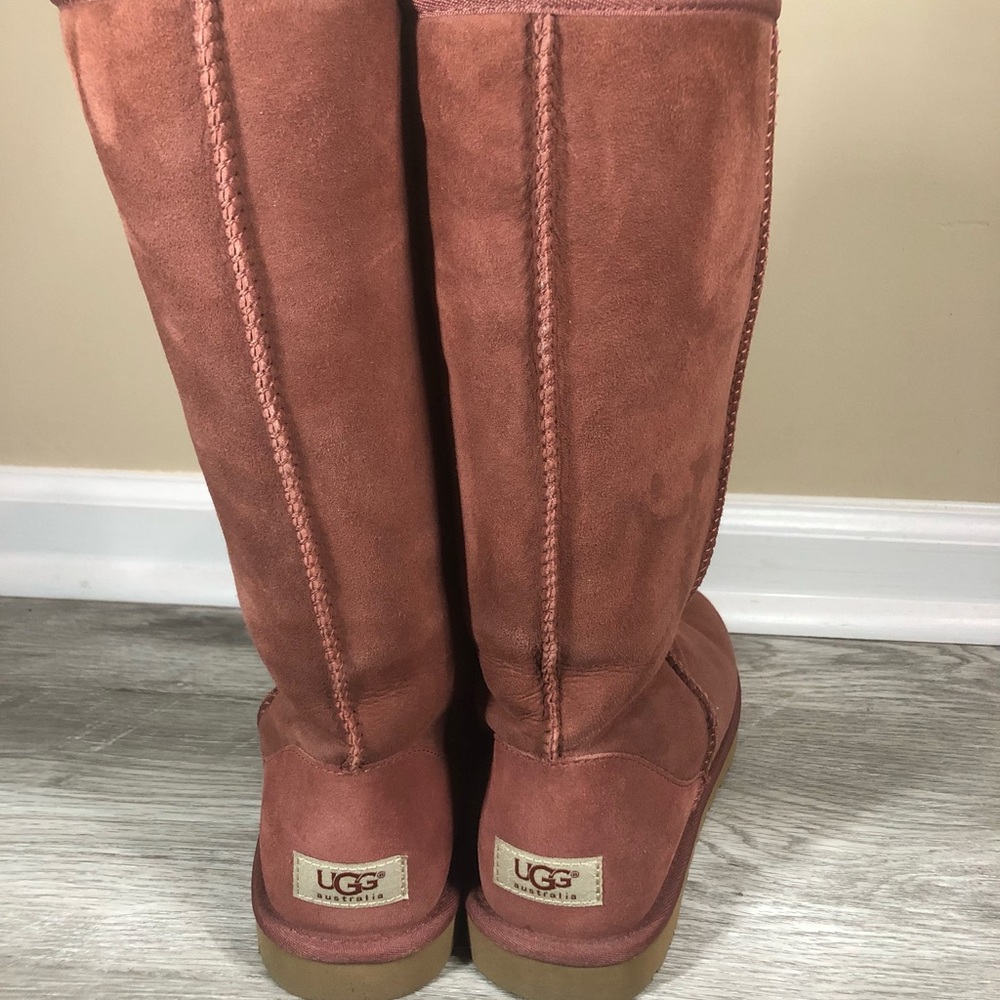 Uggs: Classic Tall Ugg Boots - Plum Wine, Size 9